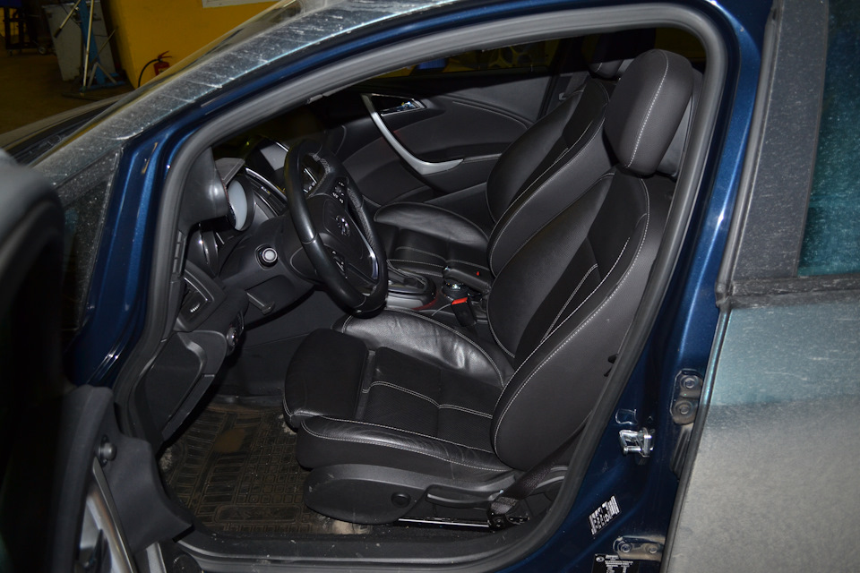 Сидения AGR — Opel Astra J, 1,6 л, 2011 года | тюнинг | DRIVE2