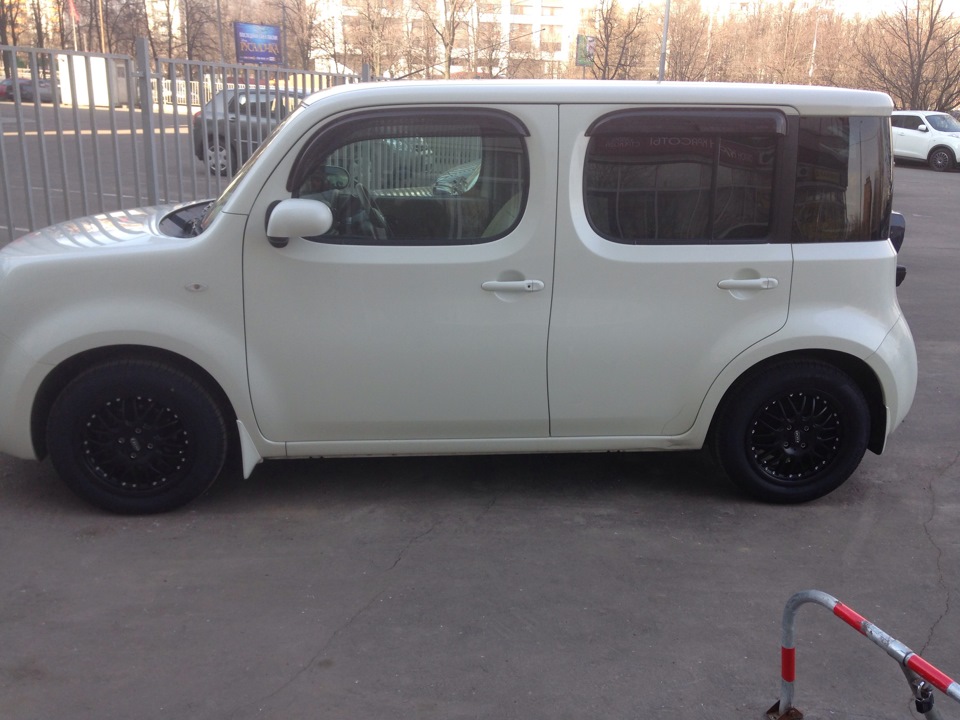 Диски на машину 17 на nissan cube. Резина ниссан куб. Резина ниссан куб. Резина ниссан куб. Ниссан куб на дисках.