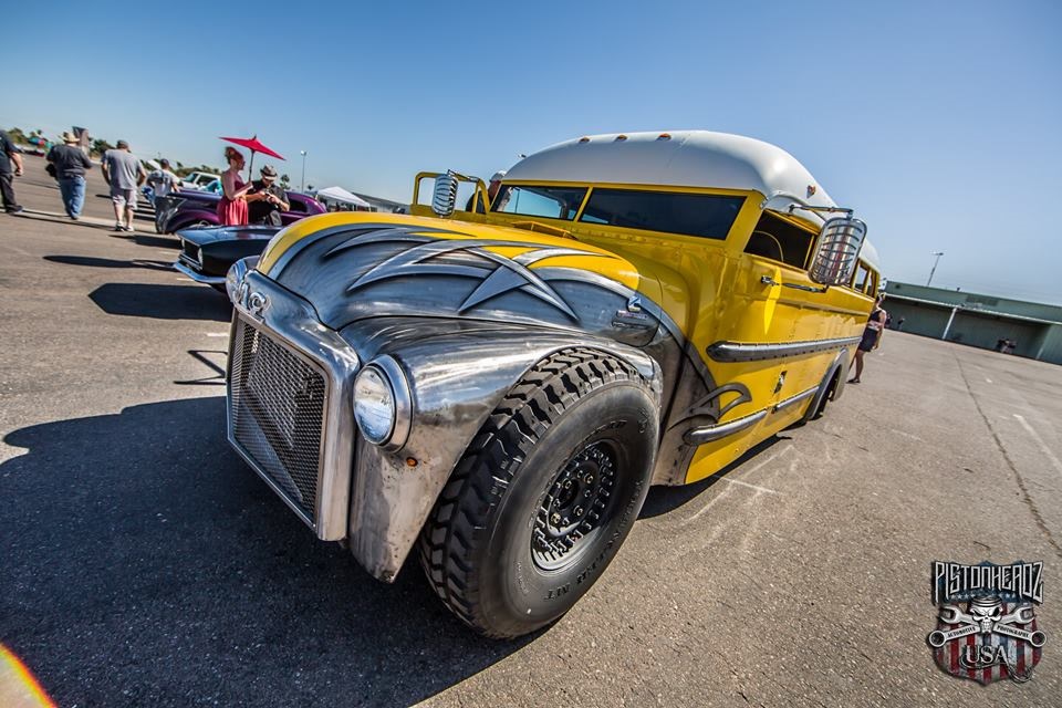 Шедевр 2. Хот род автобус. Hotrod автобус. Хот род из автобуса. Ratrod автобус фото.