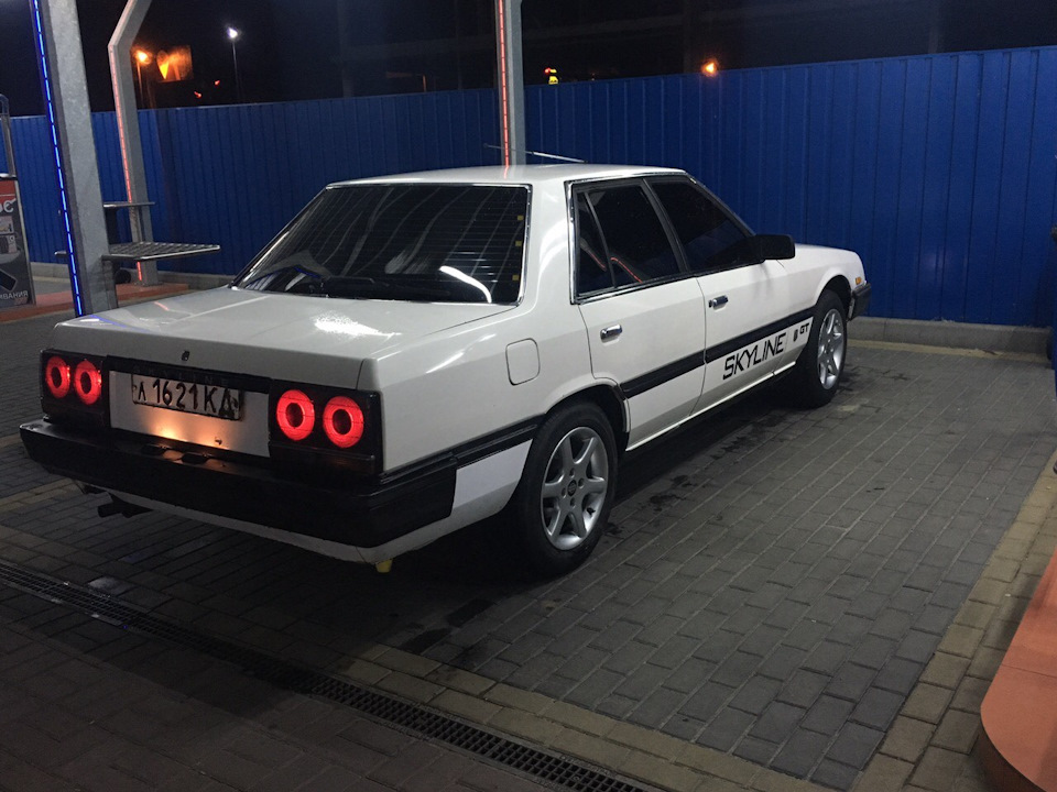 Nissan Skyline r30 седан