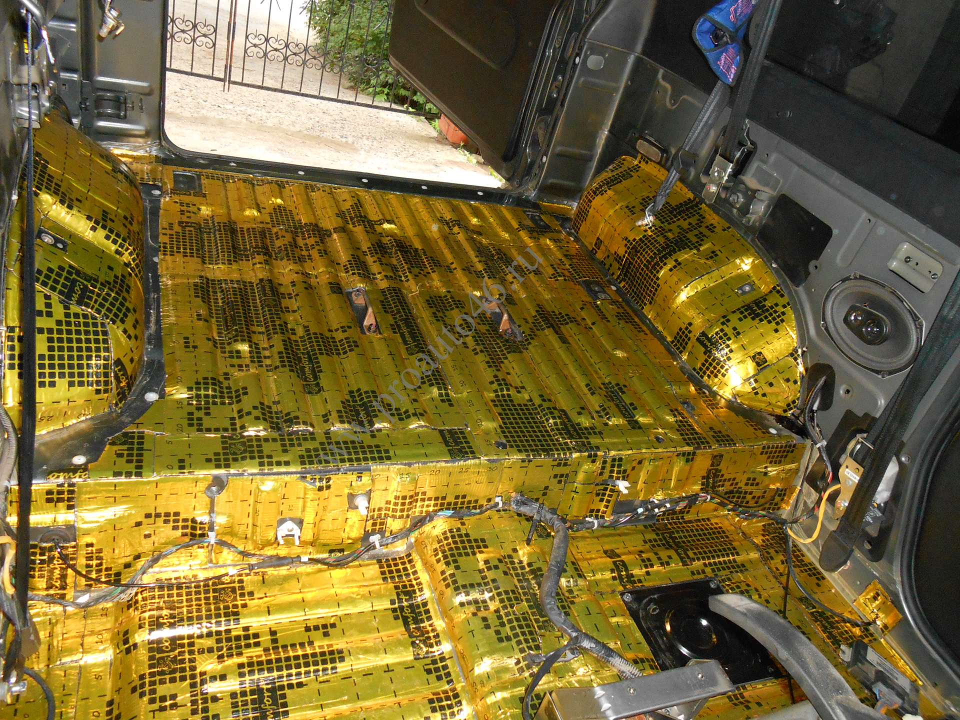 Тагаз тагер шумоизоляция. Тагаз тагер шумоизоляция. Пороги шумоизоляция хендай акцент. Шумоизоляция тагера тагаз тагер. Шумоизоляция капота тагаз тагер.