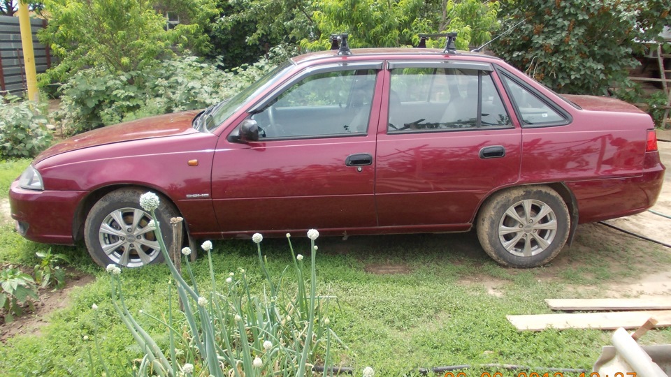 Daewoo Nexia 2 вишня