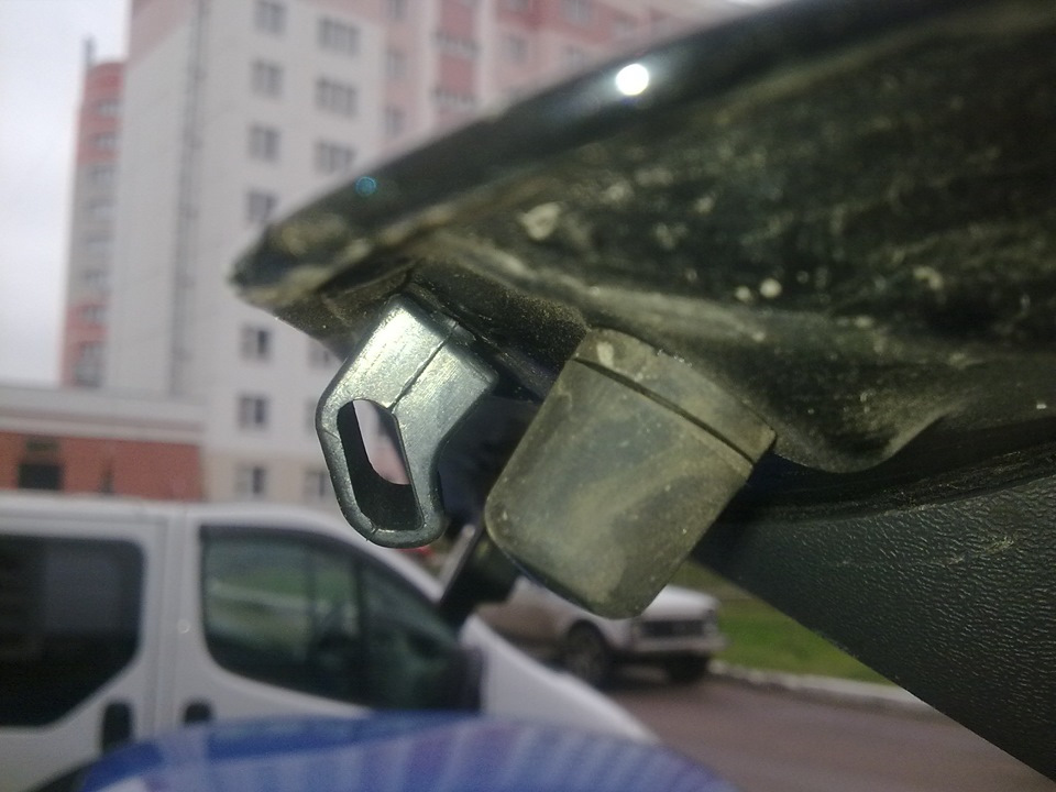 Гремел замок багажника на Приоре — Lada Приора хэтчбек, 1,6 л, 2010 ...