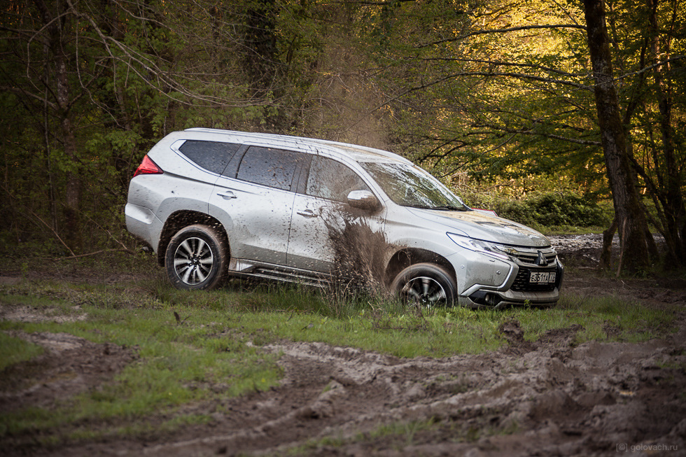 Паджеро спорт 3 дизель. Паджеро спорт 2017 дизель тест драйв. Mitsubishi Pajero Sport большой тест драйв. Тест драйв Митсубиси Паджеро спорт 20 года. Паджеро спорт тест драйв видео.