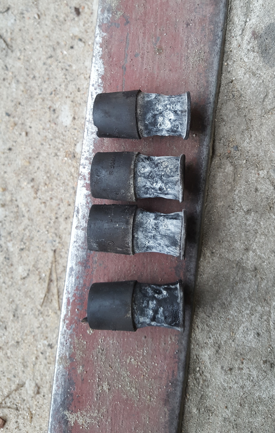 Замена втулок направляющих задних суппортов — Opel Vectra C, 2,2 л ...