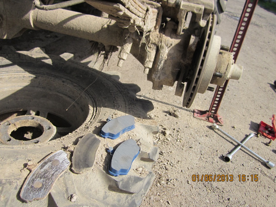 02.06.2013 Замена колодок, смерть тормозного цилиндра суппорта — УАЗ ...