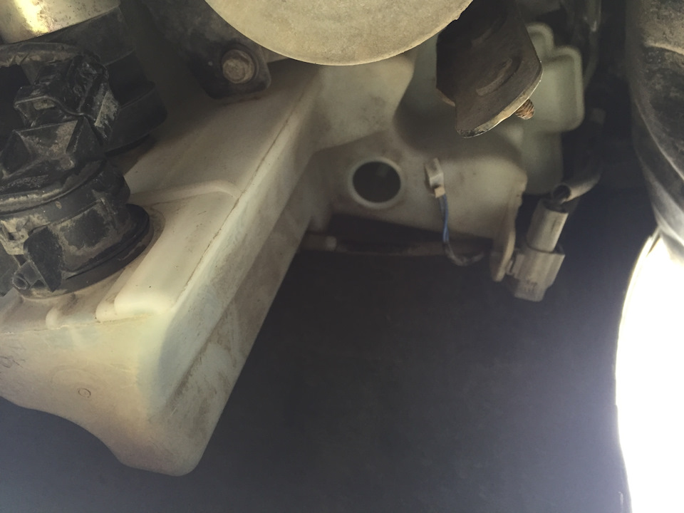 не добавляейте в омывайку фейри или очистка датчика) — Mazda 3 (1G) BK ...