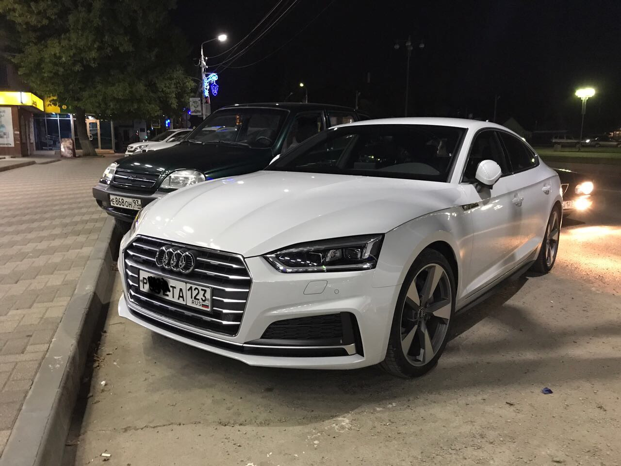 Ауди а4 драйв2. Audi a5 Sportback 2021. Белая Ауди а5 Спортбэк. Audi a5 Sportback белая. Ауди а5 2021 белая.