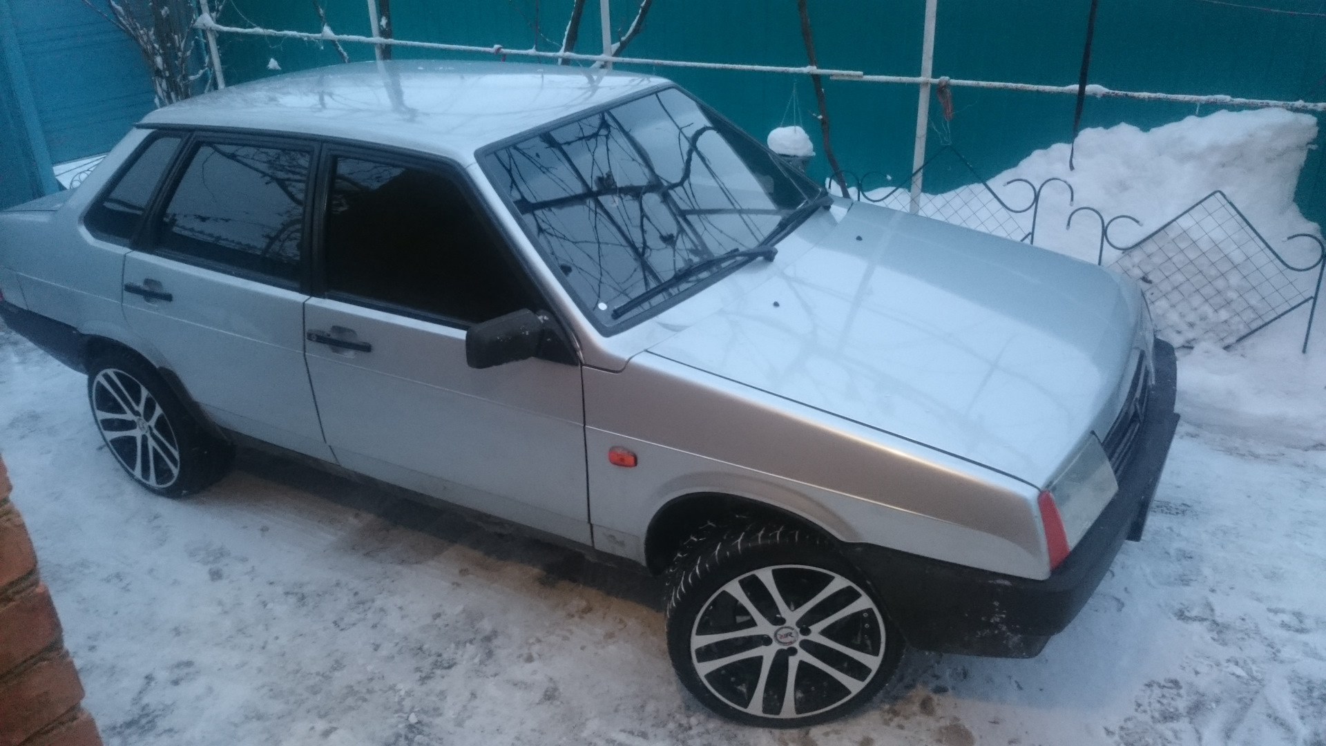 Lada 21099 1.5 бензиновый 2002 | на рельсах на DRIVE2