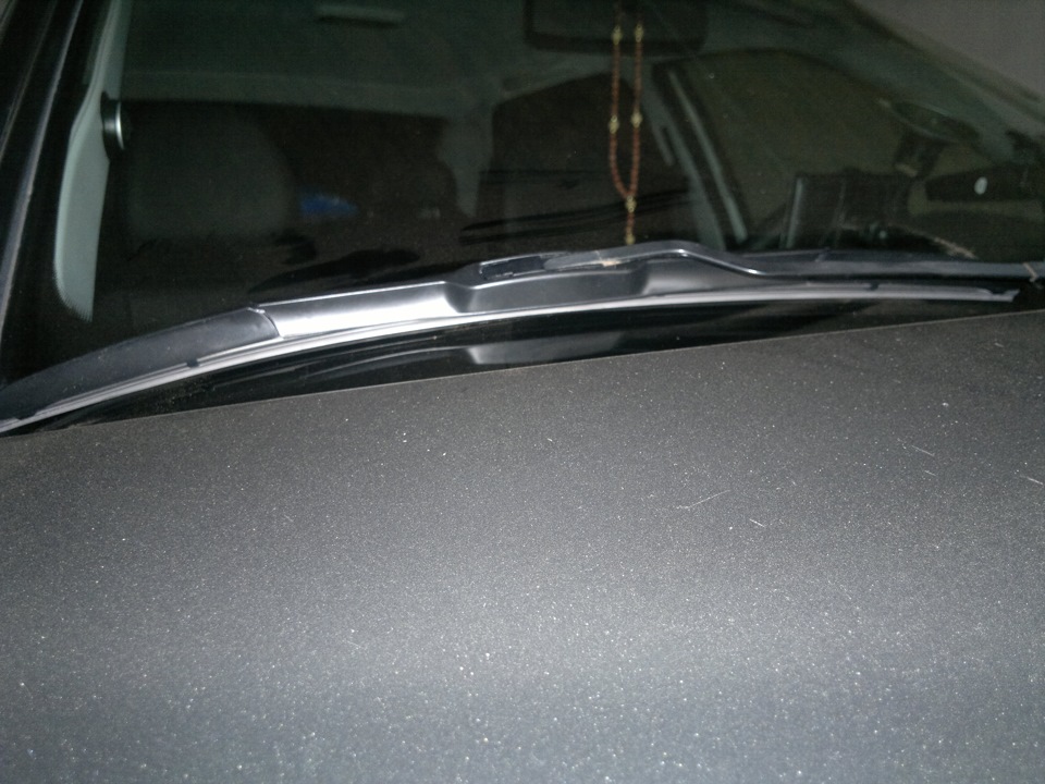Щетки стеклоочистителя  Hybrid — LADA Приора седан, 1,6 л., 2009 .