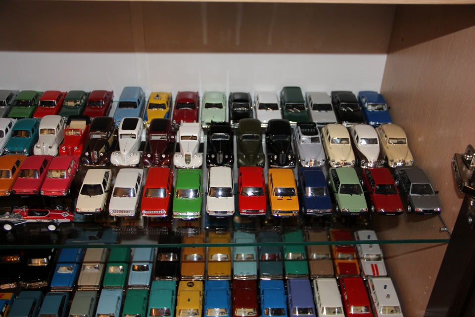 1 43 collection. Коллекция машинок. Коллекция моделей автомобилей. Коллекция масштабных моделей. Коллекция моделик машинок.