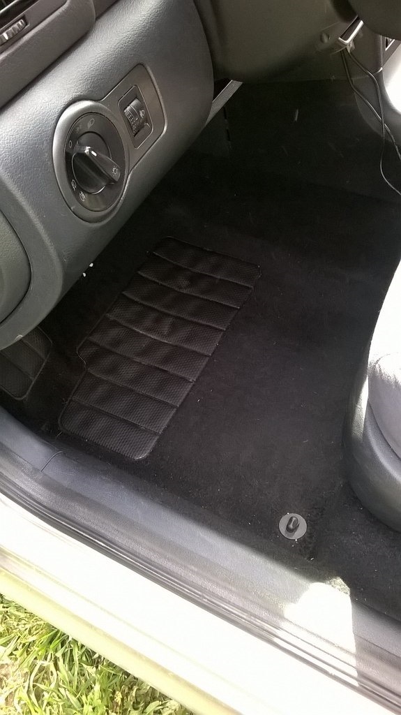 Решил почистить ковролин в салоне — Skoda Octavia A4 Mk1, 1,8 л, 2009 ...