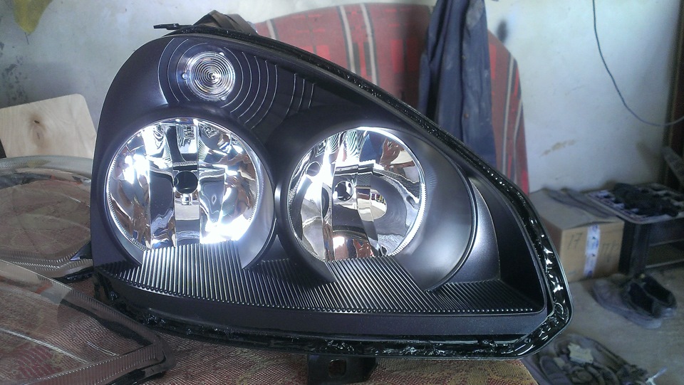 Маски фар в Black Edition + АГ — Lada Приора хэтчбек, 1,6 л, 2008 года ...