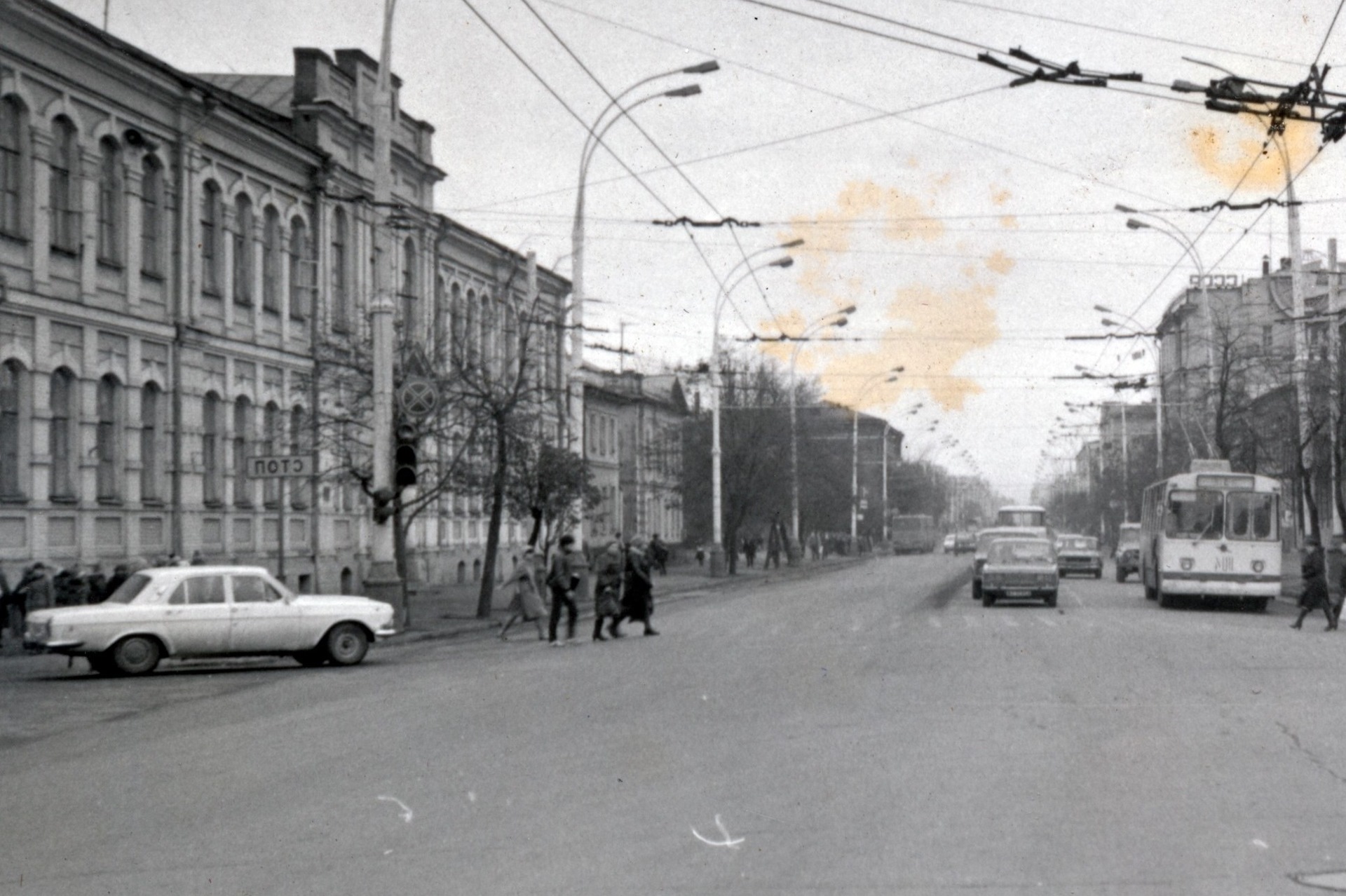 Там старое фото. Старый Тамбов Советская. Тамбов в советское время. Советские фотографии Тамбова. Старый Тамбов фото 80 годов.