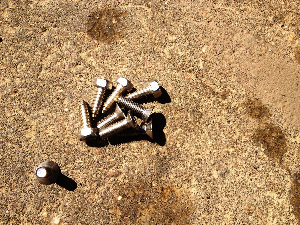 Рамки для номеров и болтики из нержавейки — Peugeot 308 (1G), 1,6 л ...