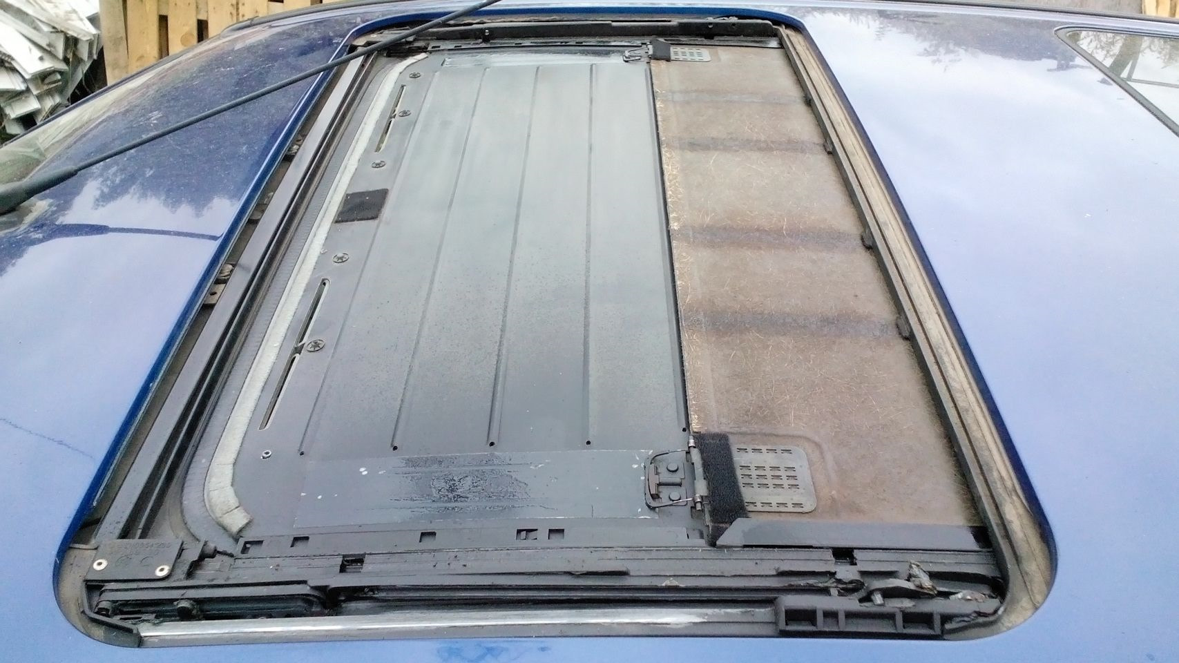 люка рено мастер 2. люк рено. люк на рено трафик. люк рено клио 2. люк крыша рено кангу 1.