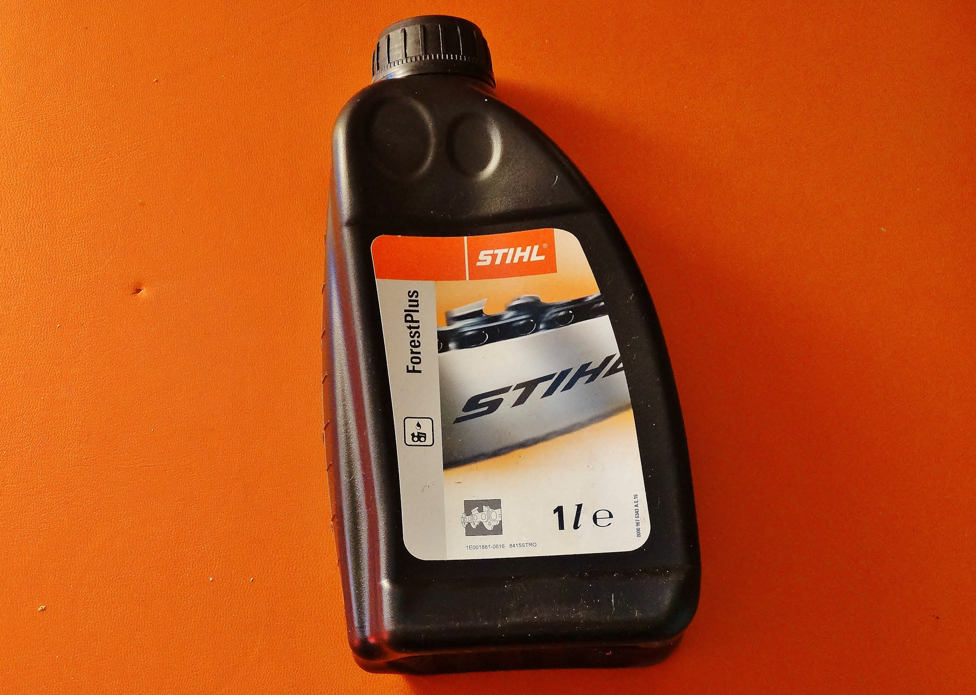 Масло моторное смешать. Литров масло для двигателя. Моторное масло. Масляное голодание двигателя bmw f10. Некачественное моторное масло.