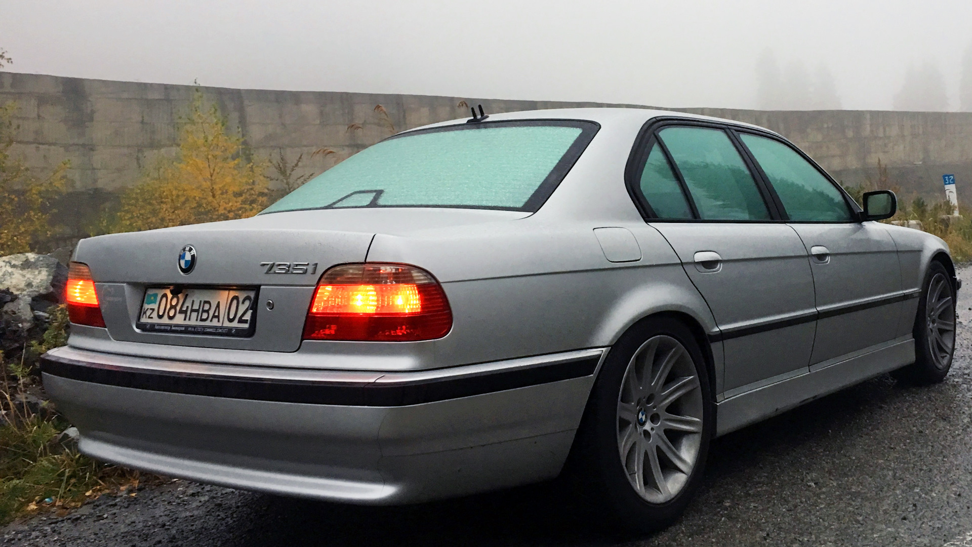 BMW 735i