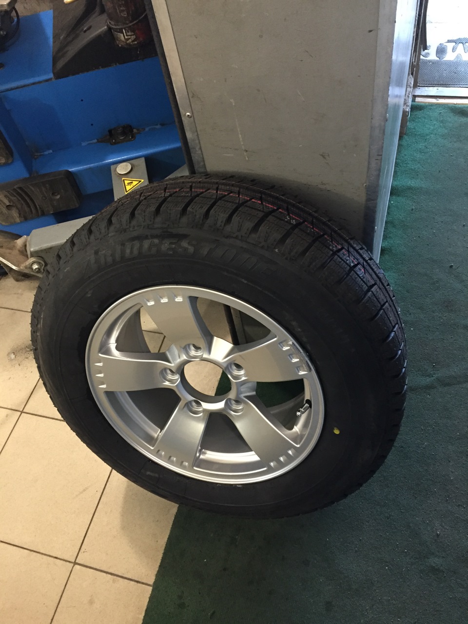 Купил зимнюю резину и диски) — Chevrolet Niva (1G), 1,7 л, 2015 года ...