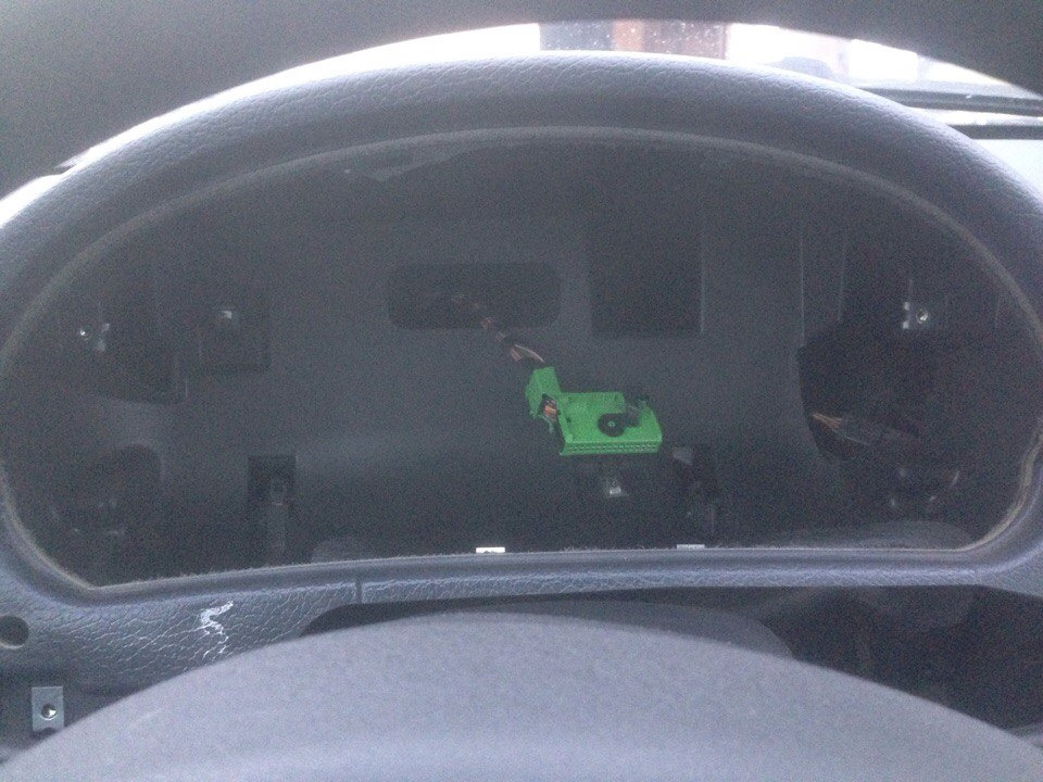 Замена лампочек в приборной панели — Lada Приора хэтчбек, 1,6 л, 2013 ...