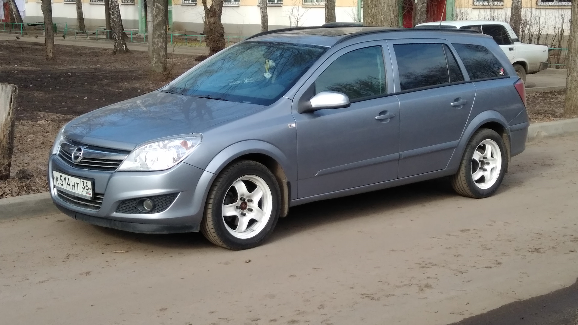 Opel Astra H 1.6 бензиновый 2007 | Универсал с люком на DRIVE2