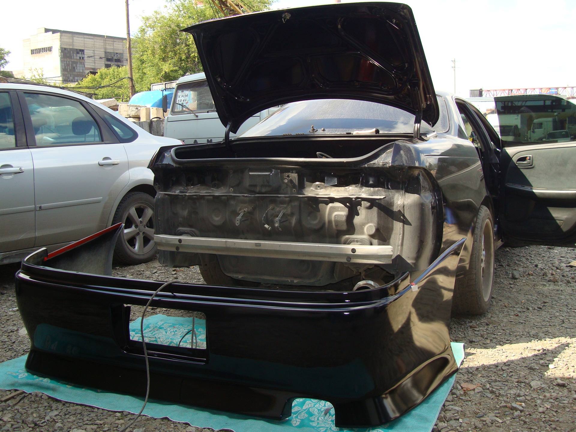 Assembly Process Day Two - Toyota Mark II 25L 1995