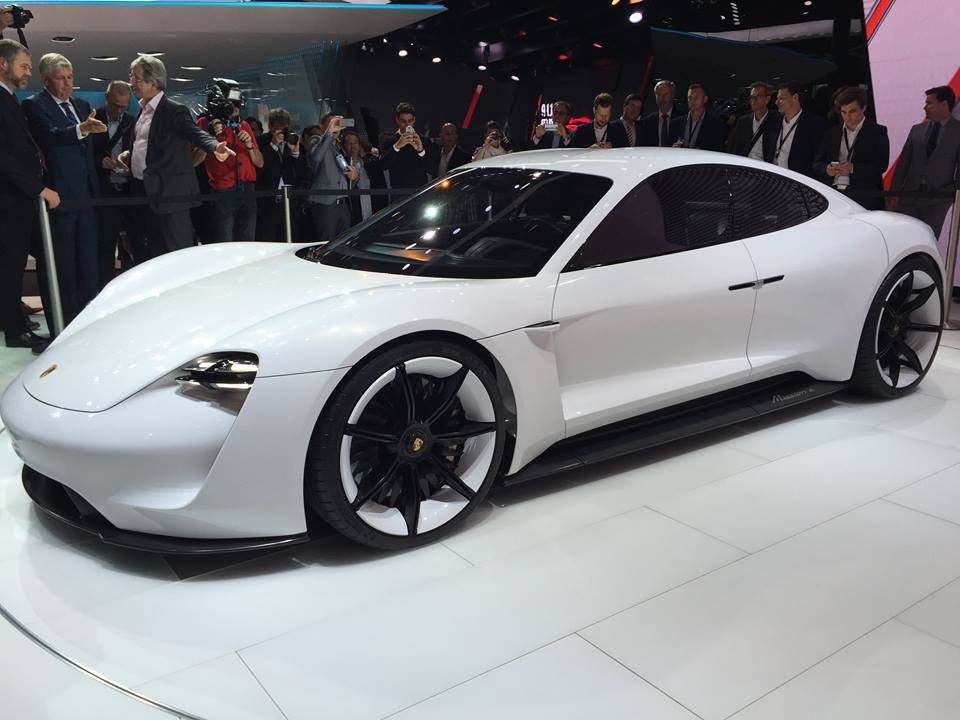 Porsche Mission r Hybrid