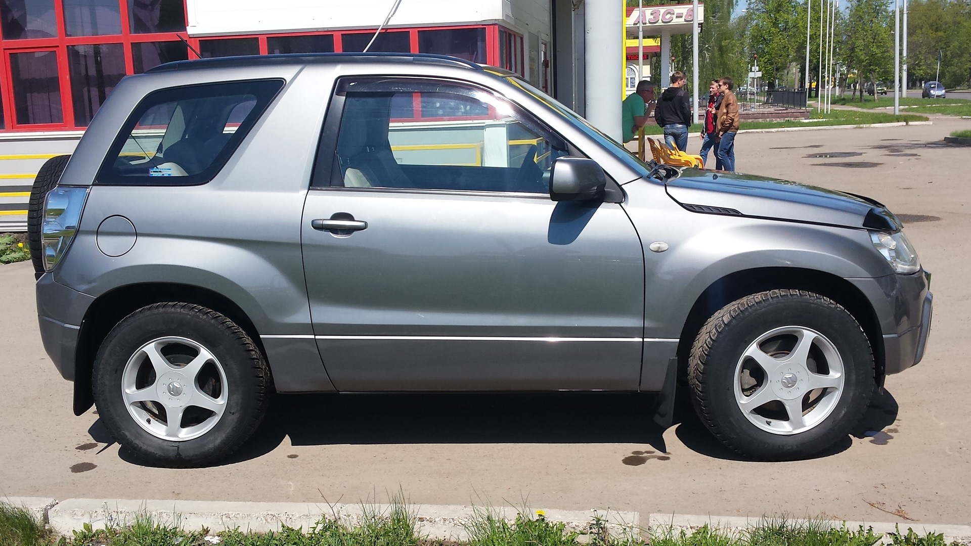 Suzuki Grand Vitara (2G) 1.6 бензиновый 2007 | Трехдверная на DRIVE2