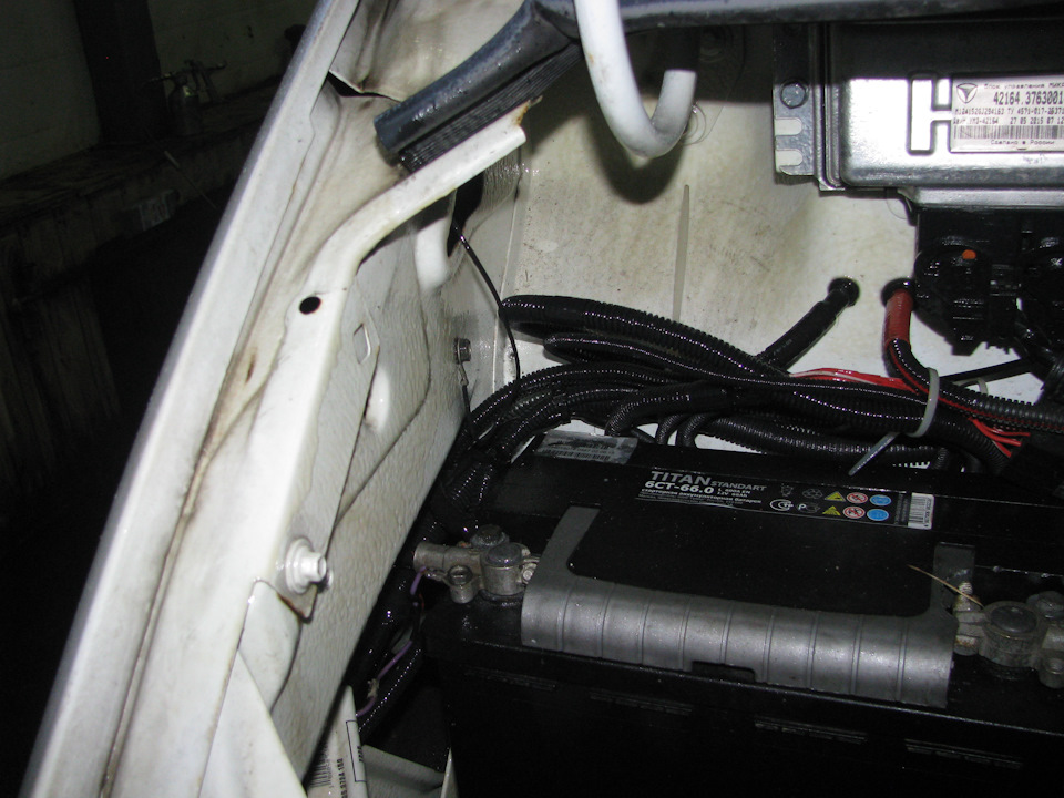 Немножко ржавеет по сварным швам. Ай-яй-яй! Теперь не будет! — ГАЗ Соболь 4х4