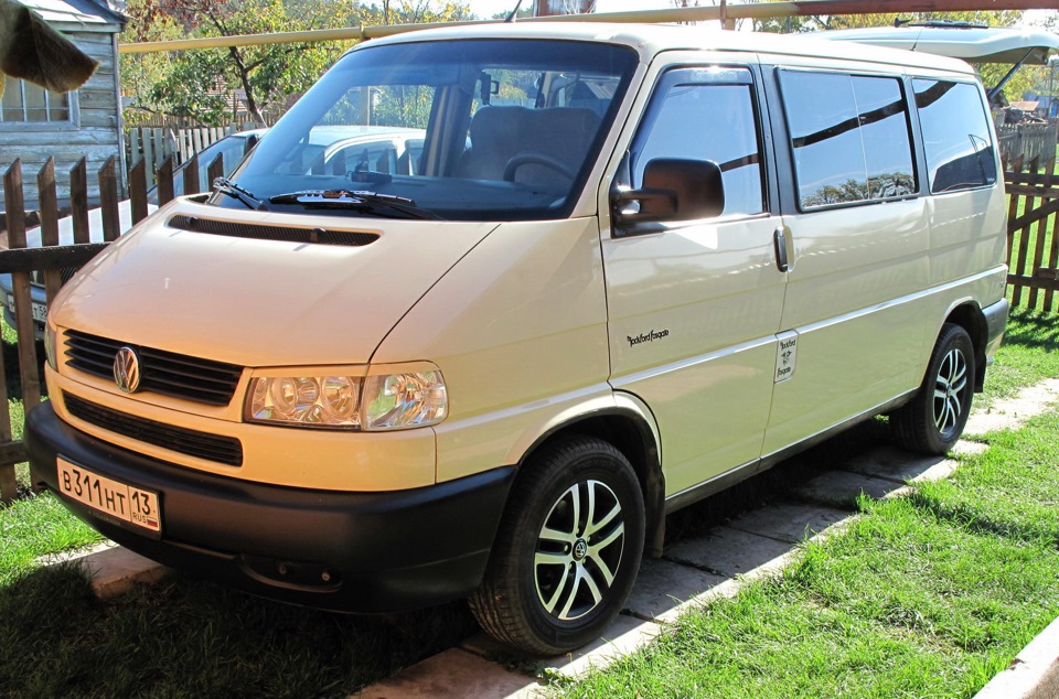 Авито 82. Volkswagen Caravelle грузовой. Фольксваген Гаравани. Шевроле Каравелла. Краска для Фольксваген Каравелла.