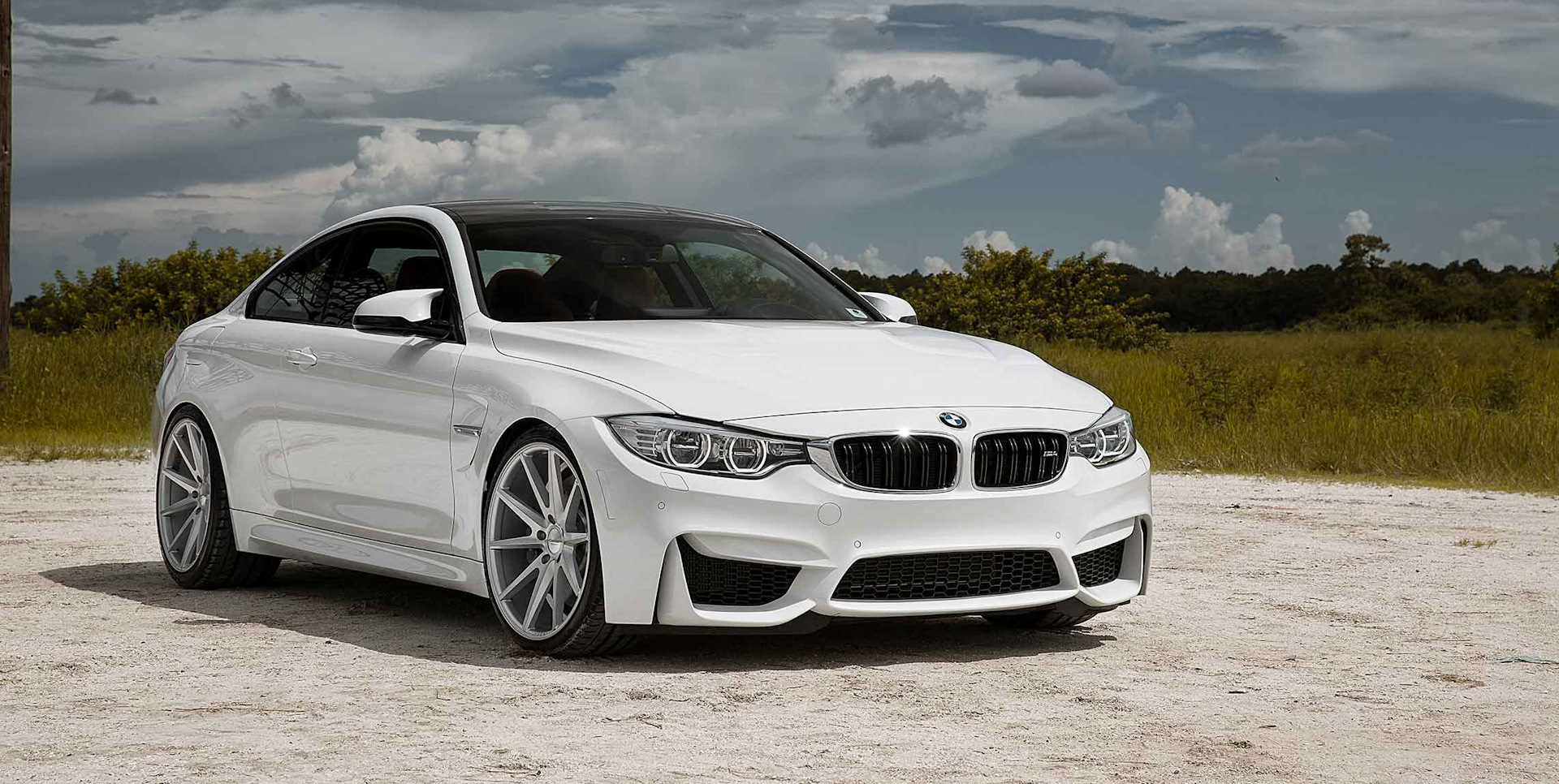 BMW m4 белая