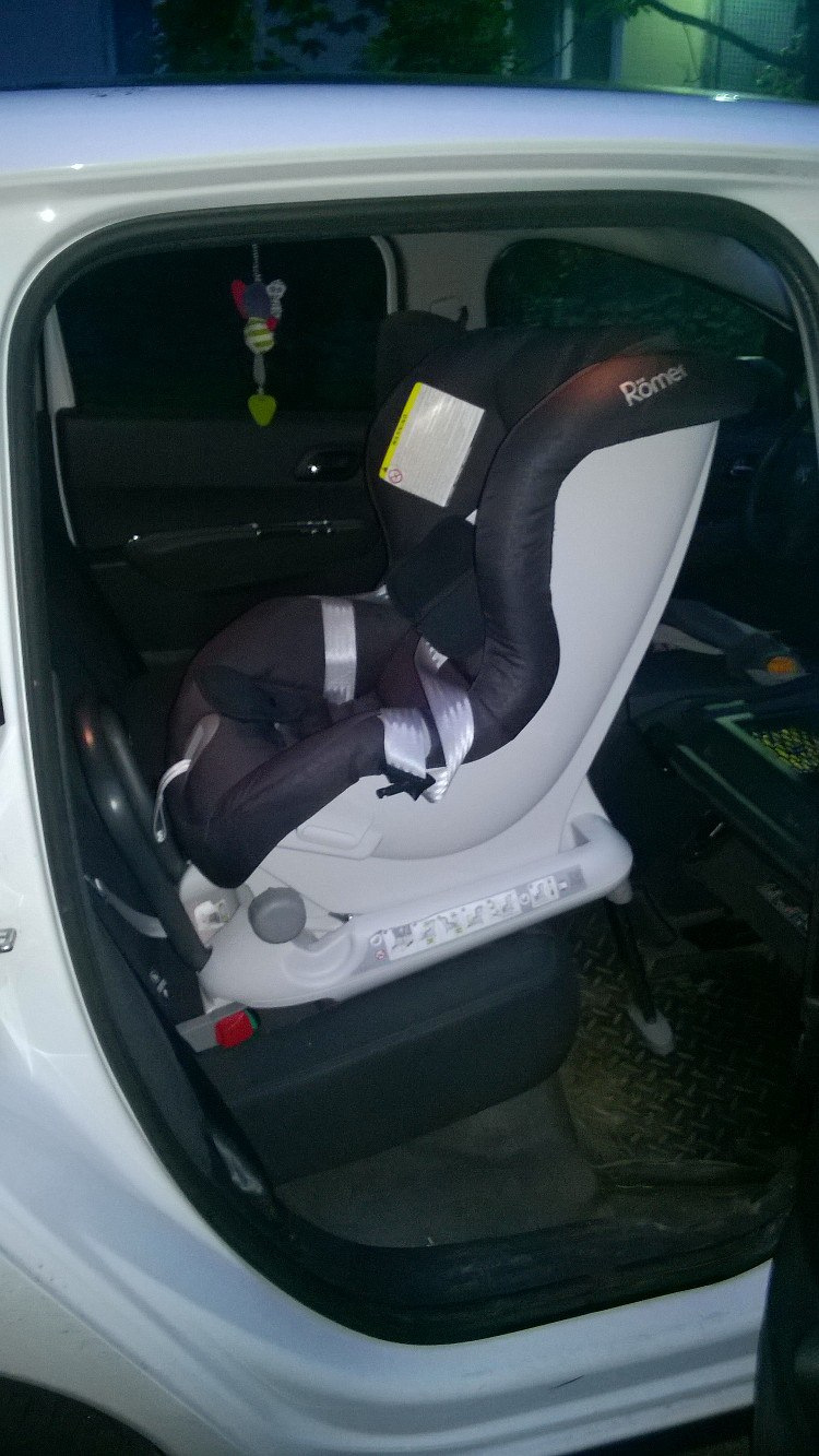 Детское автокресло Britax Romёr Max-Fix — Peugeot 3008 (1G), 1,6 л, 2012  года | аксессуары | DRIVE2