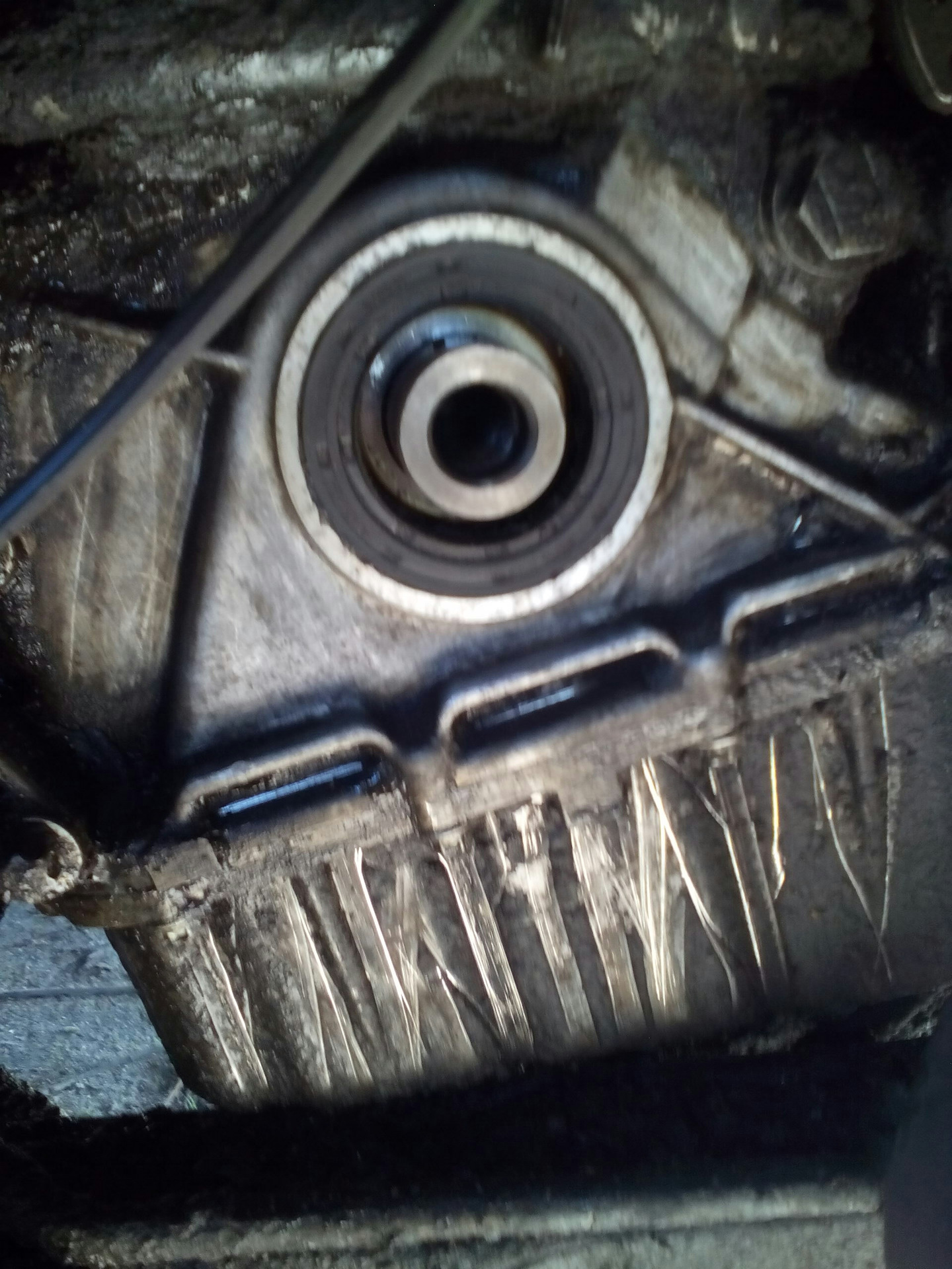 Замена сальника коленвала Мерседес Вито 638ё - Mercedes-Benz Vito (1G), 2,3 л, 1