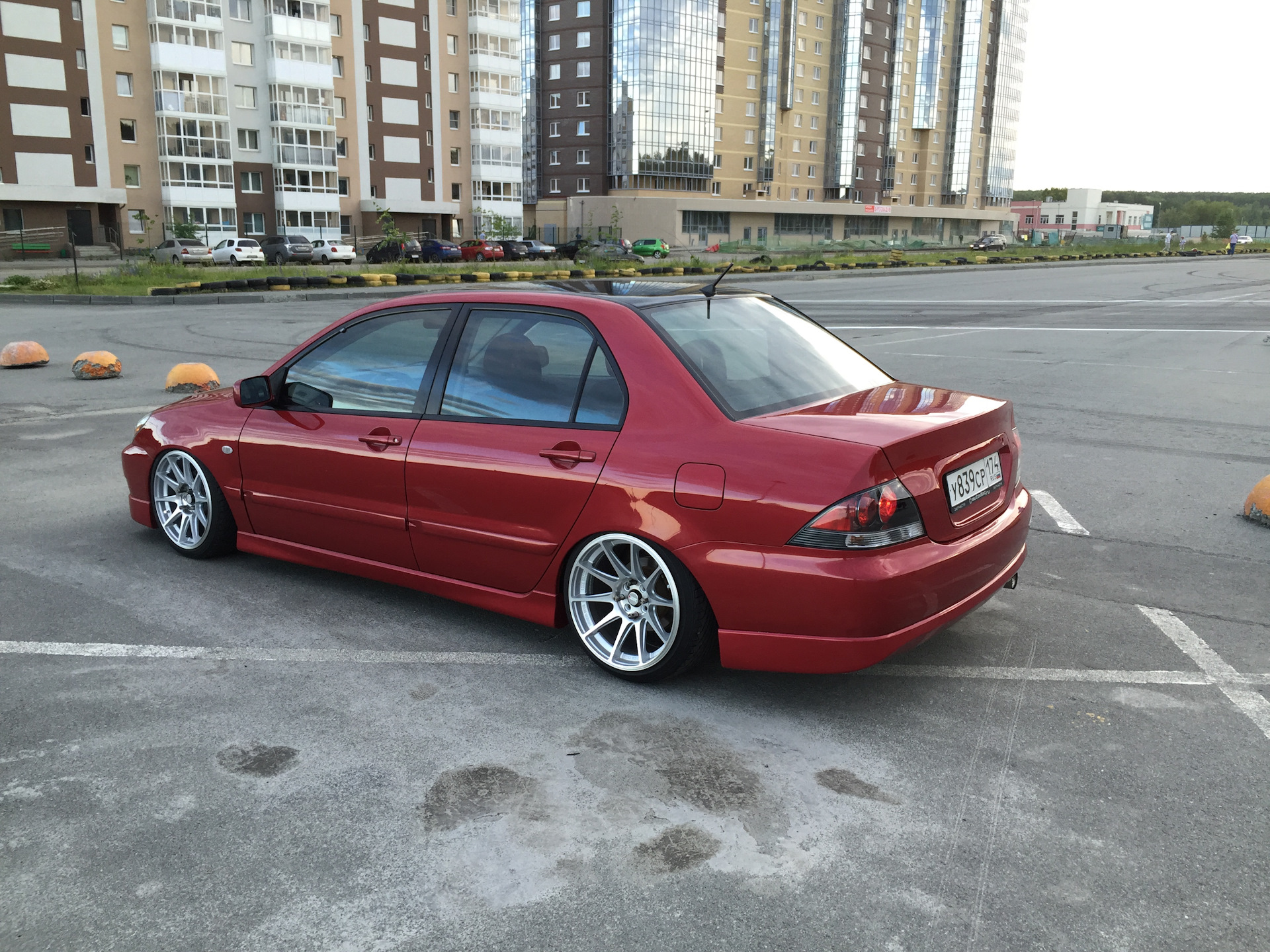 Mitsubishi Lancer 9 r18