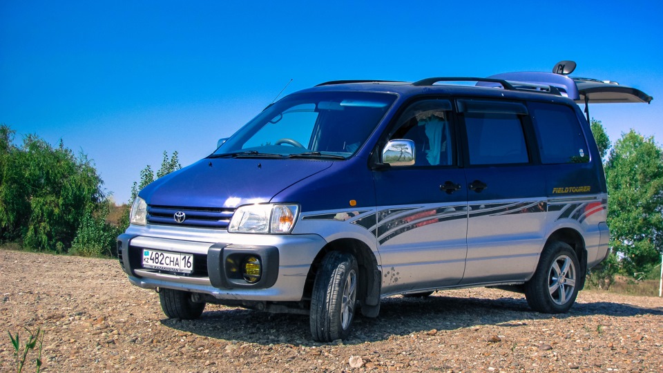 Toyota Town Ace 1999