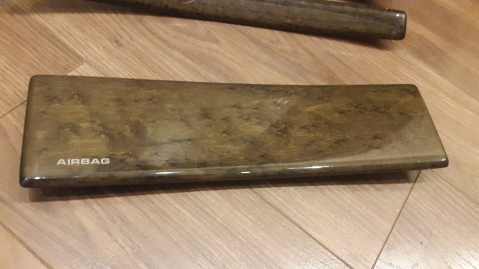 Vogelaugenahorn — Audi Cabriolet (B4)