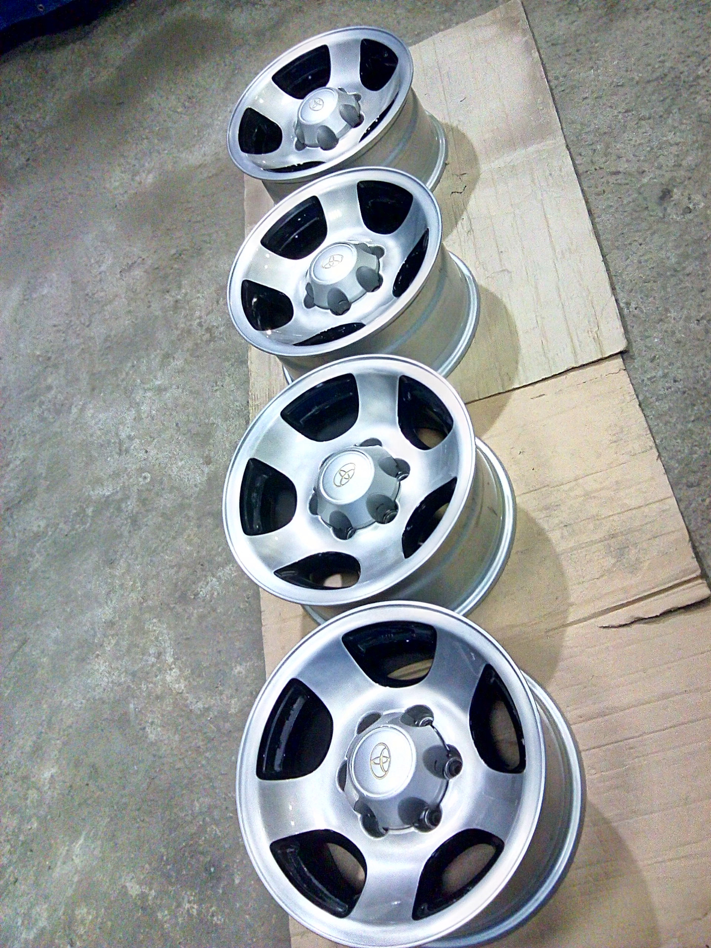 Диски на крузер 80. Штатные диски ленд крузер 100. Land cruiser 80 штатные колеса. Литье крузер 80. Смк авиатехнология r14.