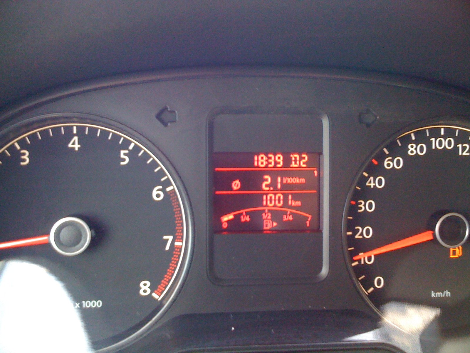 Забавный расход — Volkswagen Polo Sedan, 1,6 л, 2011 года | наблюдение ...