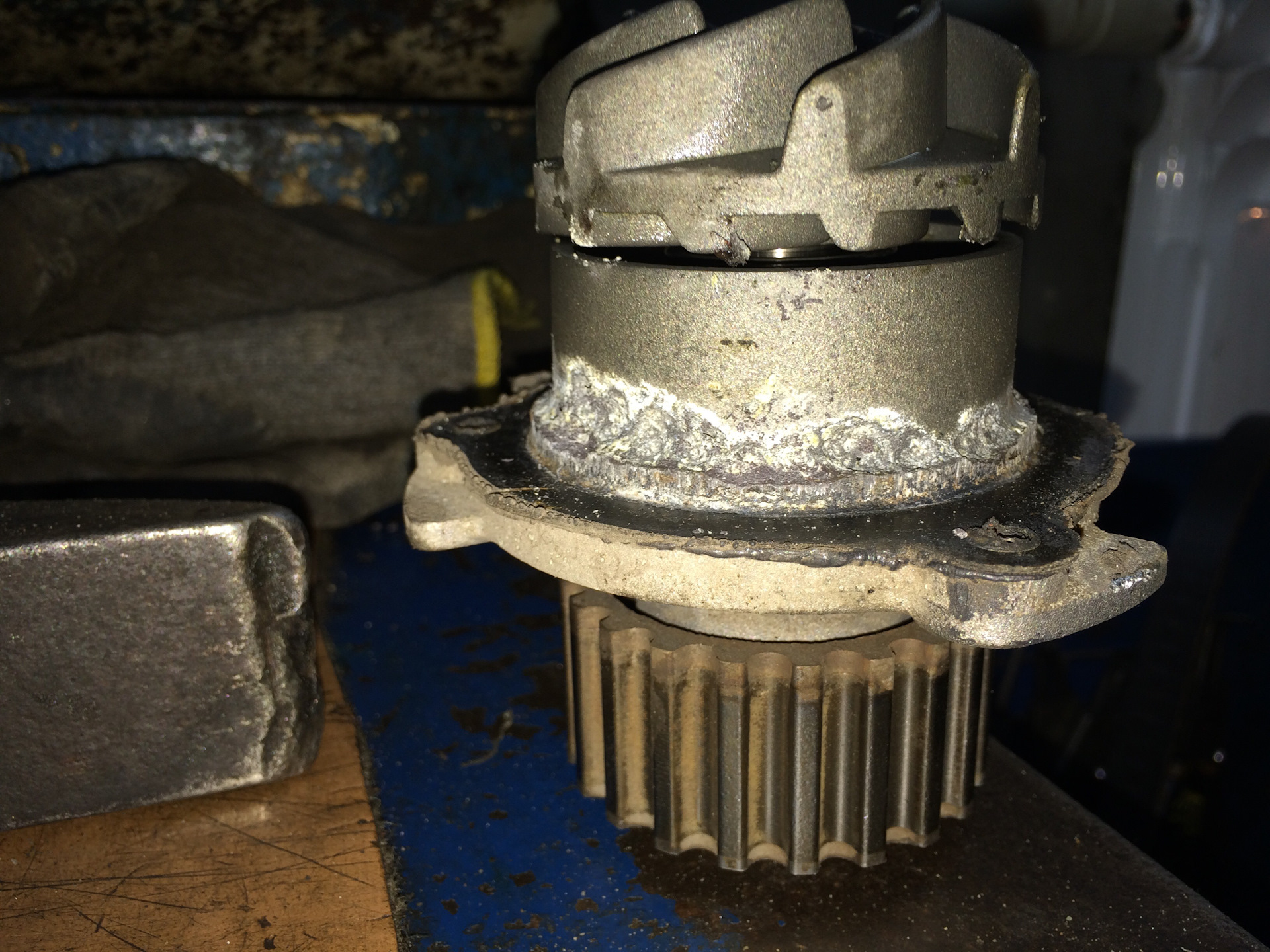 3. Муфта помпы ваз 2106. Помпа ваз 2105 ременной мотор. Замена помпы 2106. Штуцер помпы ваз 2106.