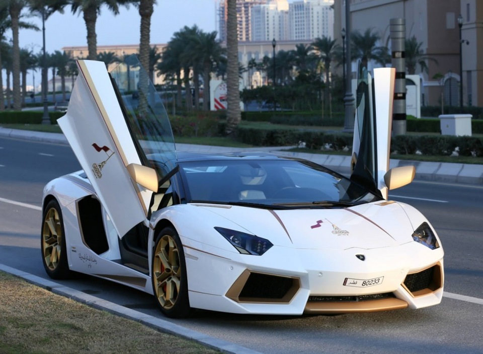 Lamborghini Aventador Gold Roadster