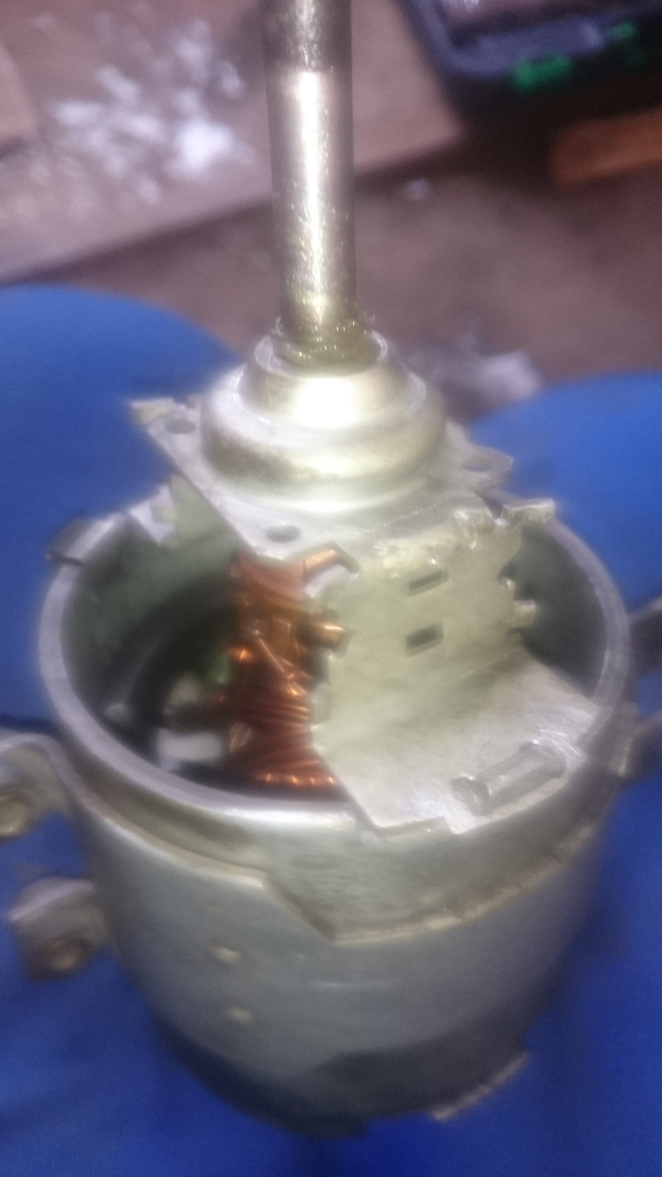 Забиваем суперахеренной литиевой смазкой и собираем — Opel Omega A