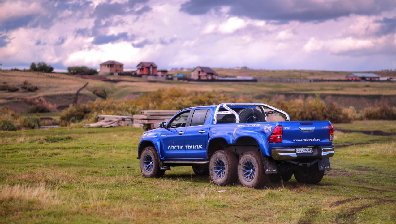 Тойота Hilux Arctic Trucks 6x6