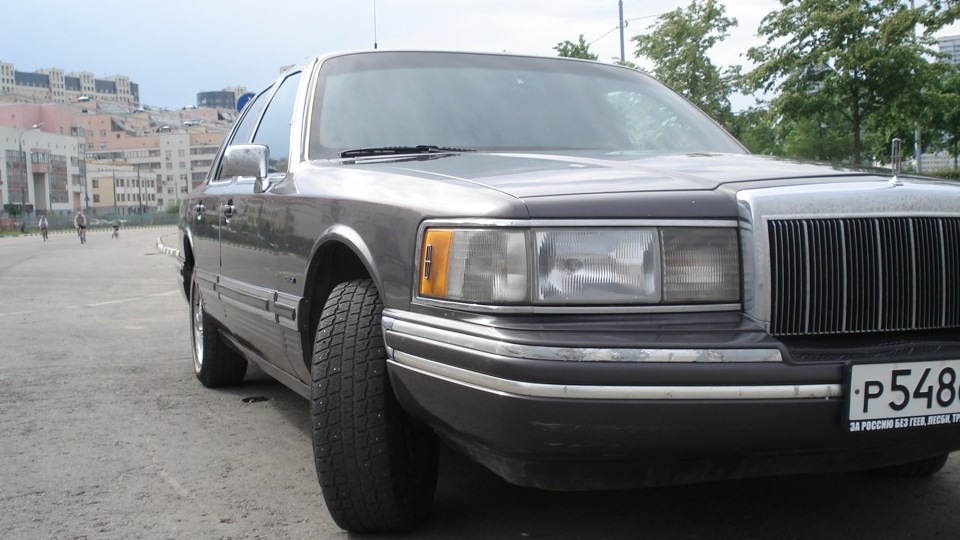 lincoln town car 1989