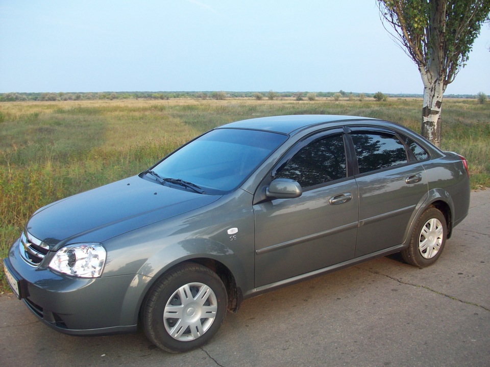 Chevrolet Lacetti серый