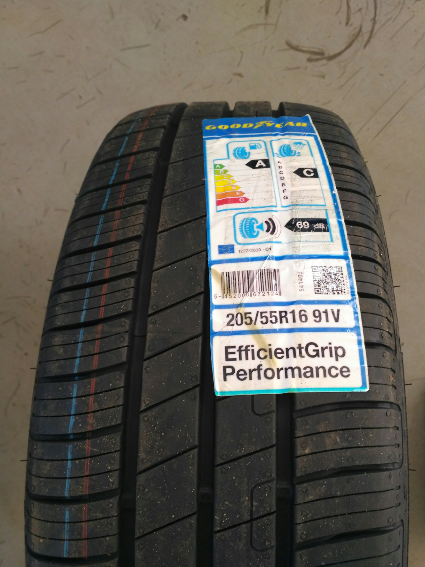 205 55r16 91v отзывы. Goodyear EFFICIENTGRIP Performance 205/55 r16 91v. Goodyear EFFICIENTGRIP Performance 2 195/55 r16. Гудиер эффициент грип перфоманс 2 215 45 17. Goodyear EFFICIENTGRIP Eco.