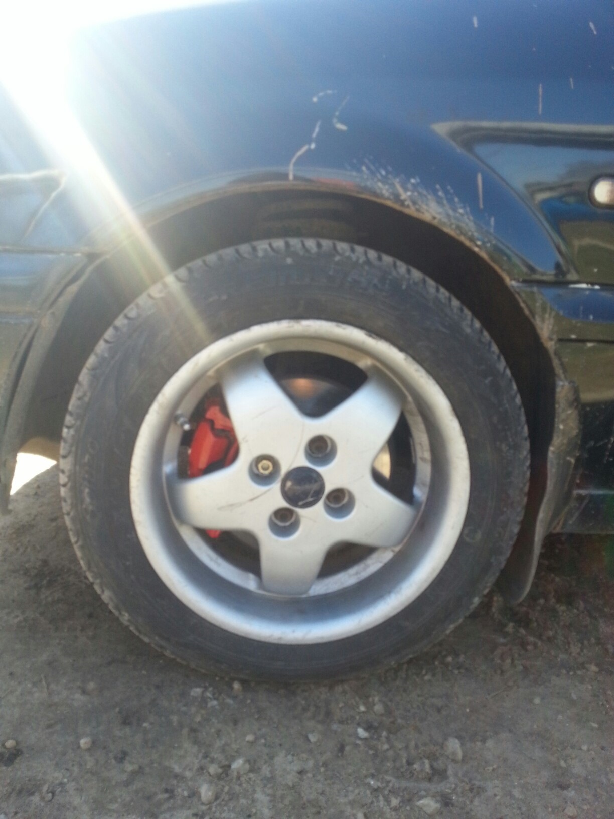 Красные суппорта — Volkswagen Passat Variant (B4), 2 л, 1994 года ...