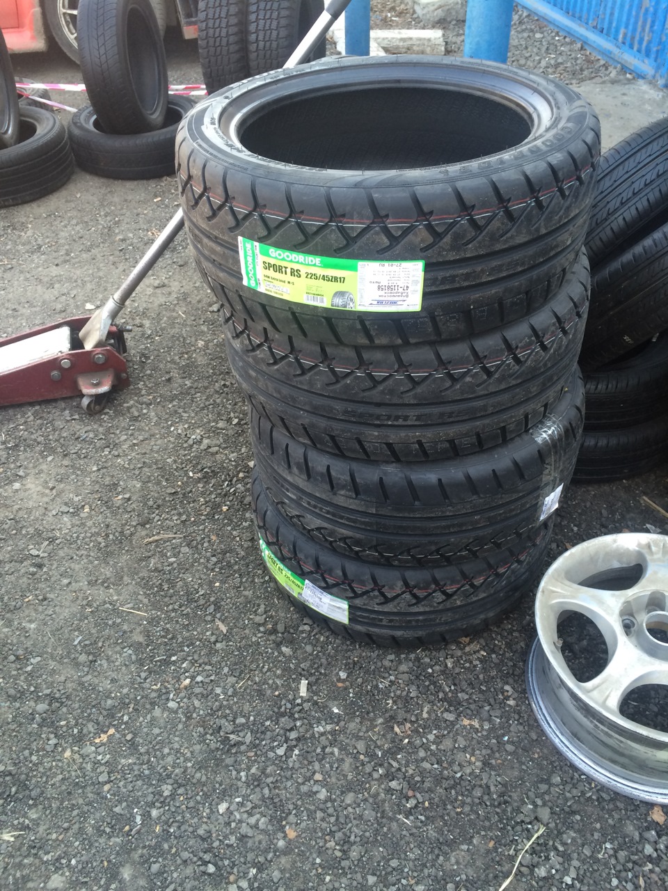 Goodride sport rs. Goodride Sport RS 225/40 r18. Goodride s15. Резина Goodride at.