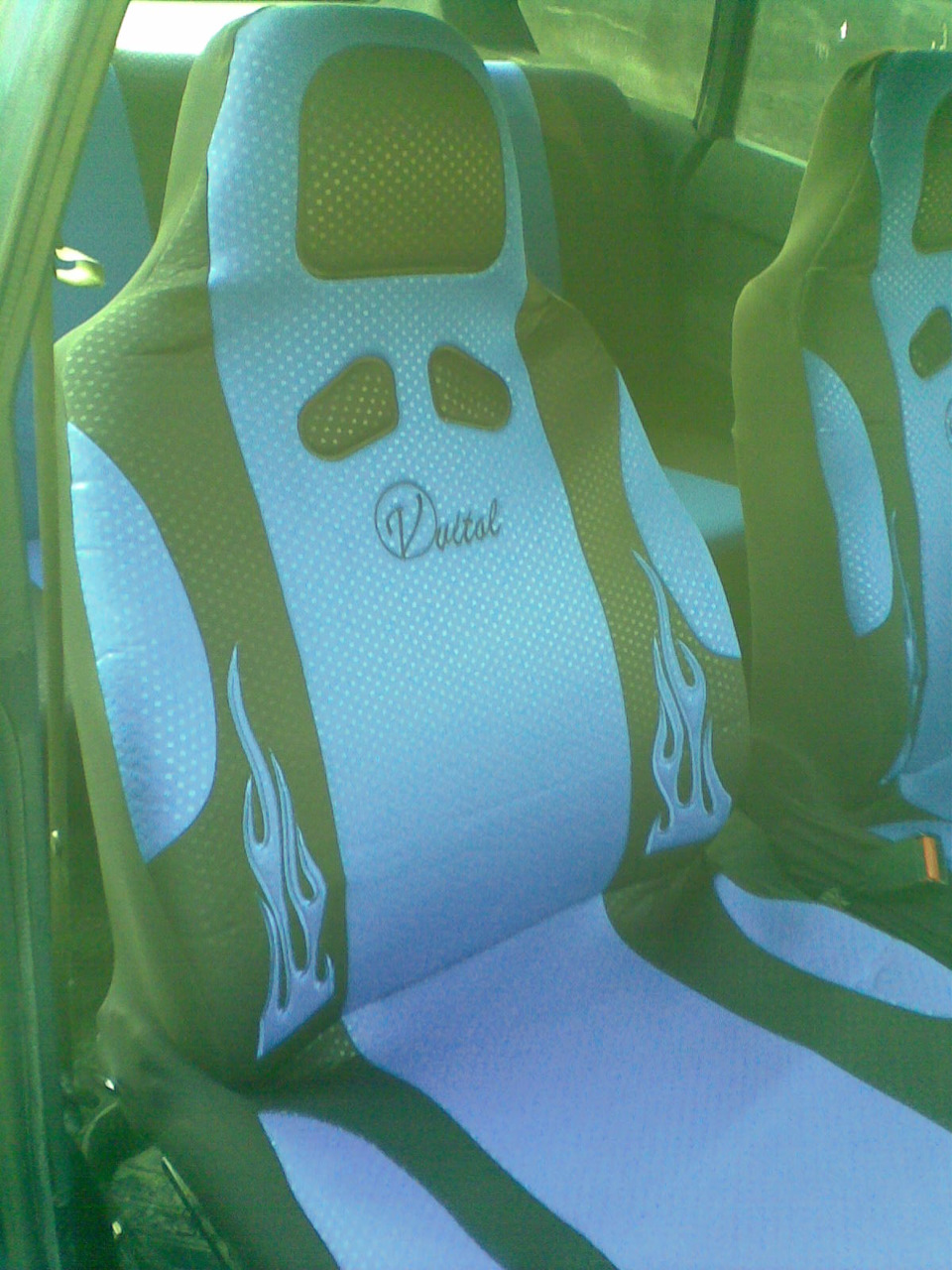 Чехлы №1 — Москвич Святогор, 1,6 л., 1999 года | запчасти | DRIVE2