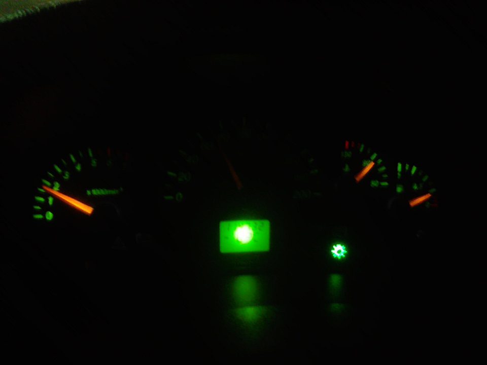 Погорели лампочки в приборке — Lada Приора хэтчбек, 1,6 л, 2010 года ...