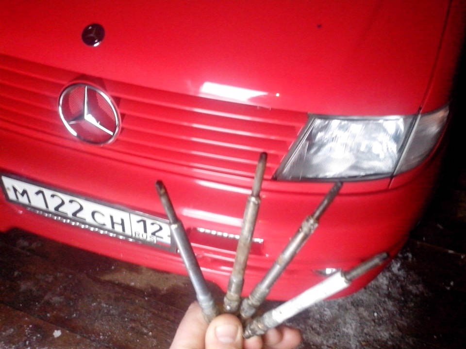 замена свечей накаливания. — Mercedes-Benz Vito (1G), 2,2 л, 2003 года ...